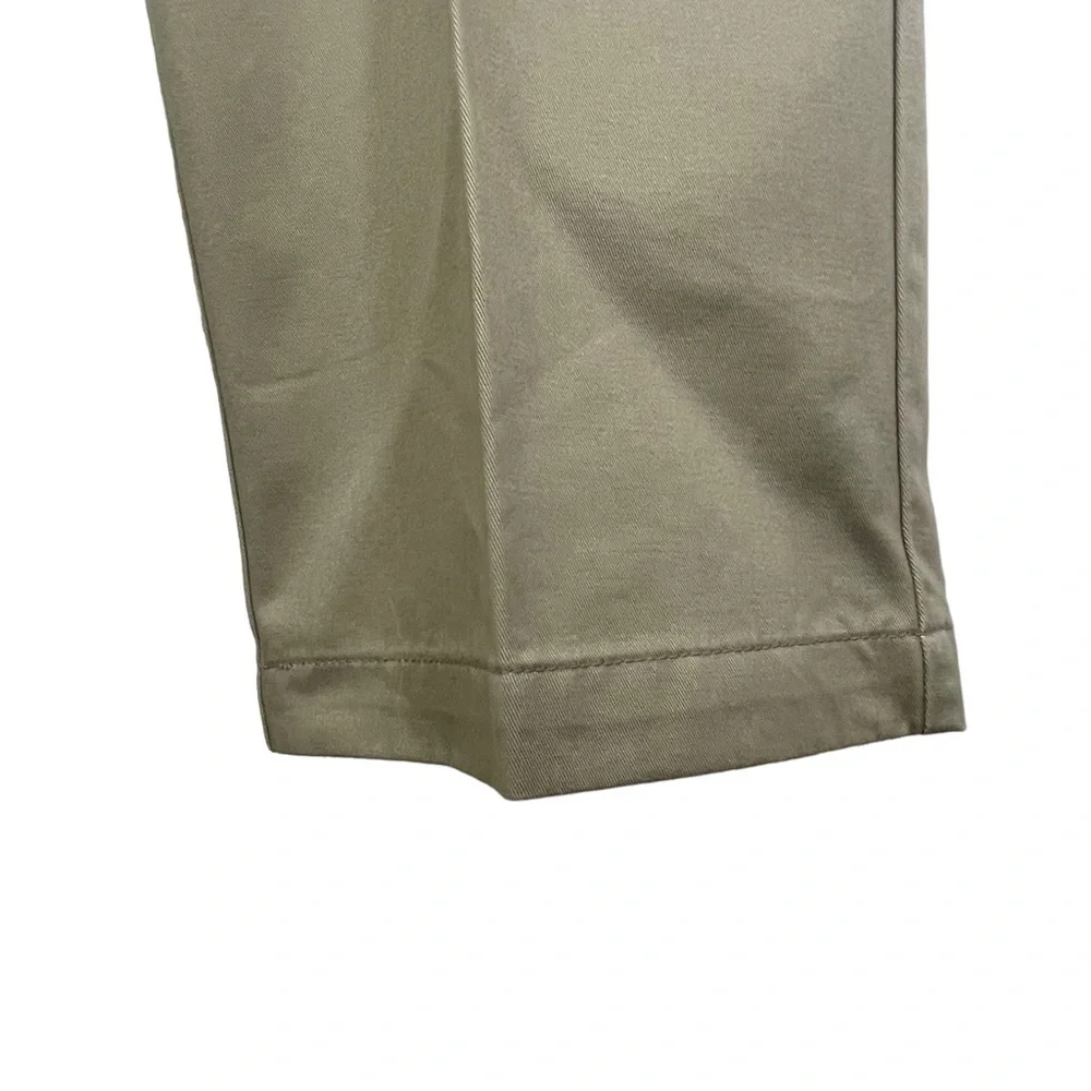 NWT Dockers Refined Chino Flat Front D3 Classic Fit Khaki Size 38W/32L